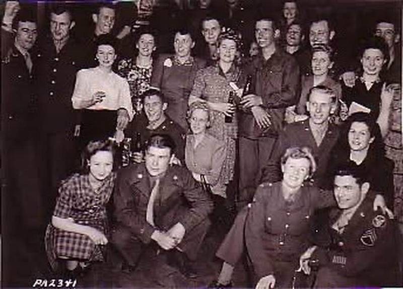 VE-Day celebrations in Hangar 8, RAF Burtonwood (Malcolm Webb collection)